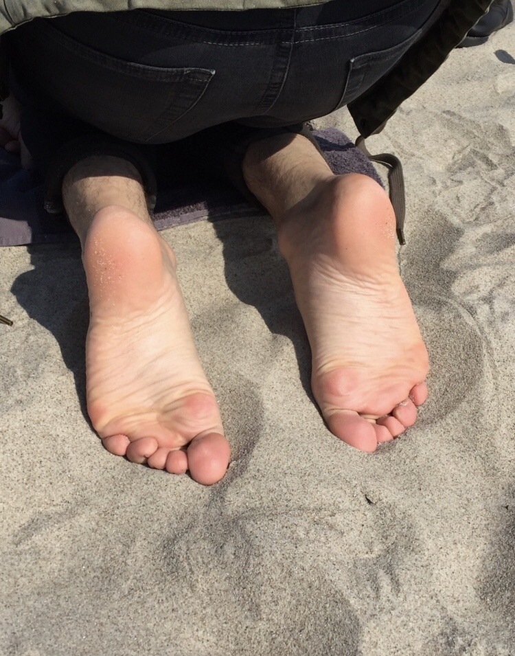 feetman80:  My friends feet 