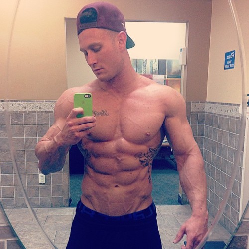 thick-sexy-muscle:  Shirtless Gym Muscle Stud August Lisec 