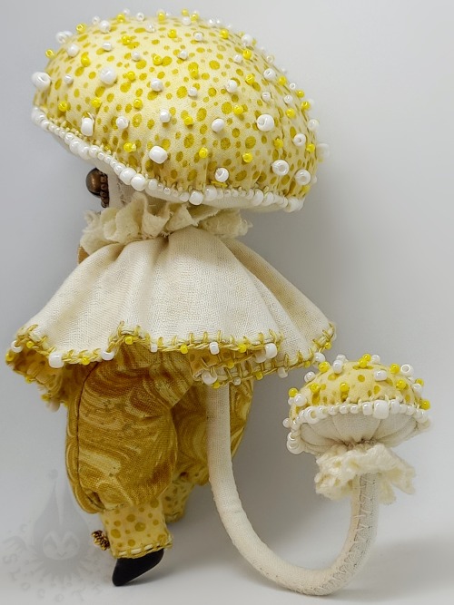 slocotion:HONEYCOMB & CINNAMON5.5′’ inch posable mushroom sprite art dolls, going up in my new s