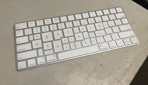 Apple KeyChange Keyboard, English version. All versions of this innovative keyboard have keys resize