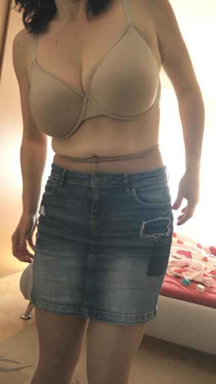 pantyhose-fun: Pantyhose waistband Fucking drives my cock mad that!