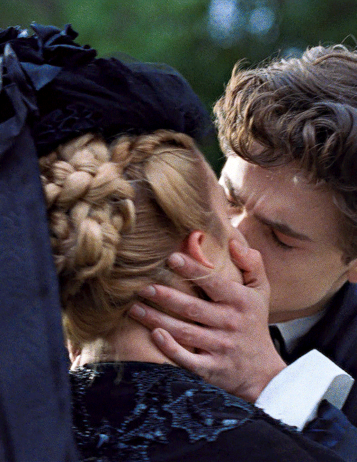 AMY And LAURIE In Little Women (2019)