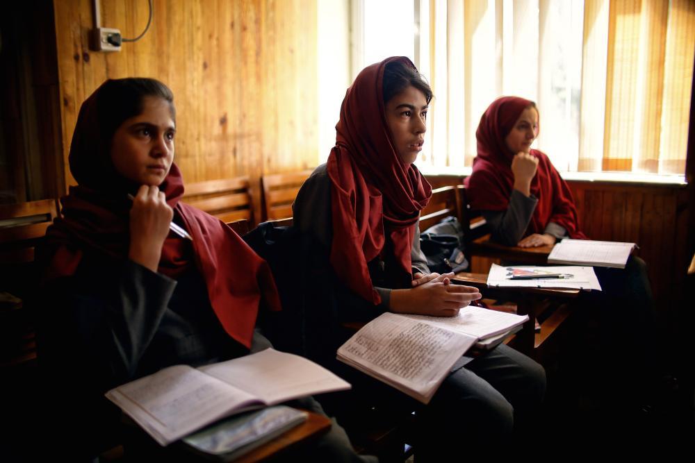 ereditaa:  Girls at the Afghanistan National Institute of Music Kabul, Afghanistan