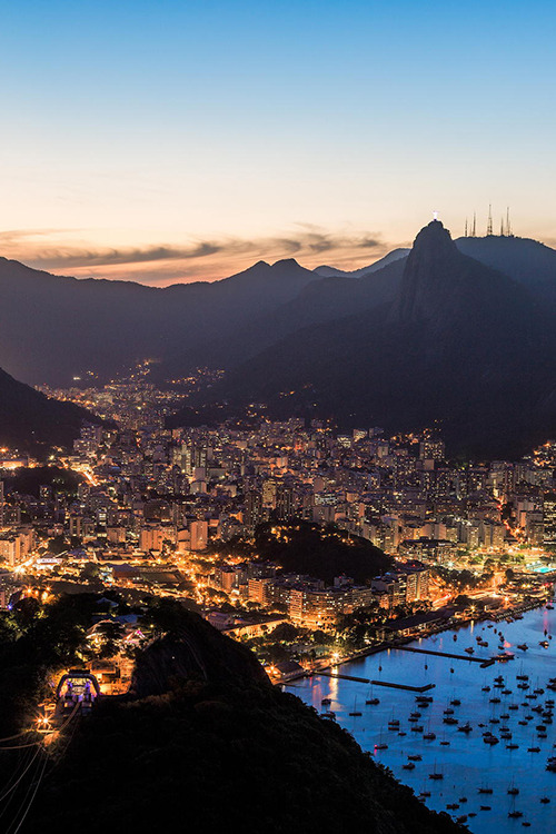 Do #RioDeJaneiro aquele abraço a todo mundo ;-))
#RioEuTeAmo
by OBSCVRED
Fonte | Fotógrafo