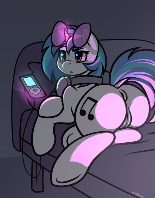 whiteponensfw: Lighting practice and a vagoo  c: