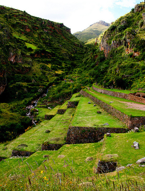 visitheworld:  Ollantaytambo archeological site in the Sacred Valley of the Incas, Peru (by enricoerriko). 