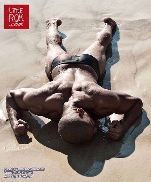 Joo Fellipe @jpfellipe Wearing "Cyber STAR Black" In A Wonderful Picture Of @robertochiovittiphotography