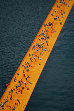 artruby:  Christo, The Floating Piers, Lake