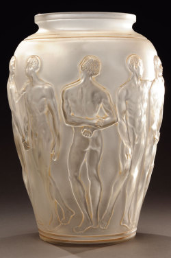amare-habeo:    René Lalique (French, 1860-1945) Vase “Palestre”, 1928  white satin glass, antic sepia 