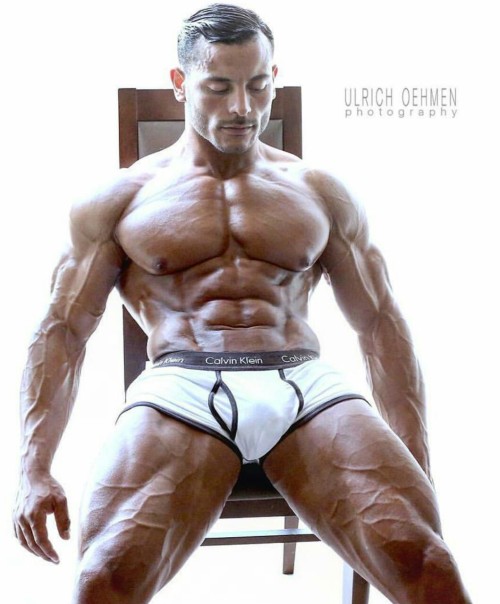 hn6hus:  Hani Anwar 