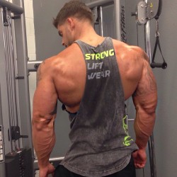 hypermusculinity:  Colin Wayne back! 