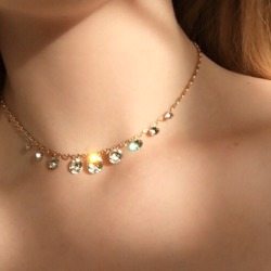 bumblekid:  lovlae:  if i was a necklace