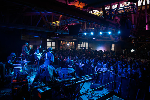 VANS HOUSE PARTIES | MACSEALLast night fans welcomed east coast natives Macseal to the House of Vans