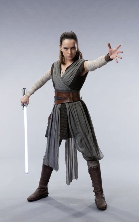 New pictures of Rey for Star Wars: The Last Jedi!