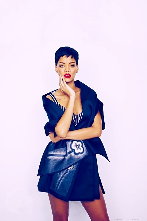 arielcalypso:  Rihanna for “Elle” UK, outtakes. (April 2013)