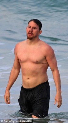 Famousdudes:  Channing Tatum Looks Hot During A Family Vacation In Hawaii.