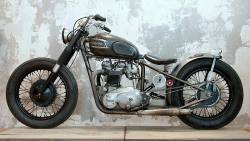 bobberinspiration:  Triumph Bobber by Wrenchmonkees 