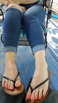 myprettywifesfeet:  Those pretty feet in