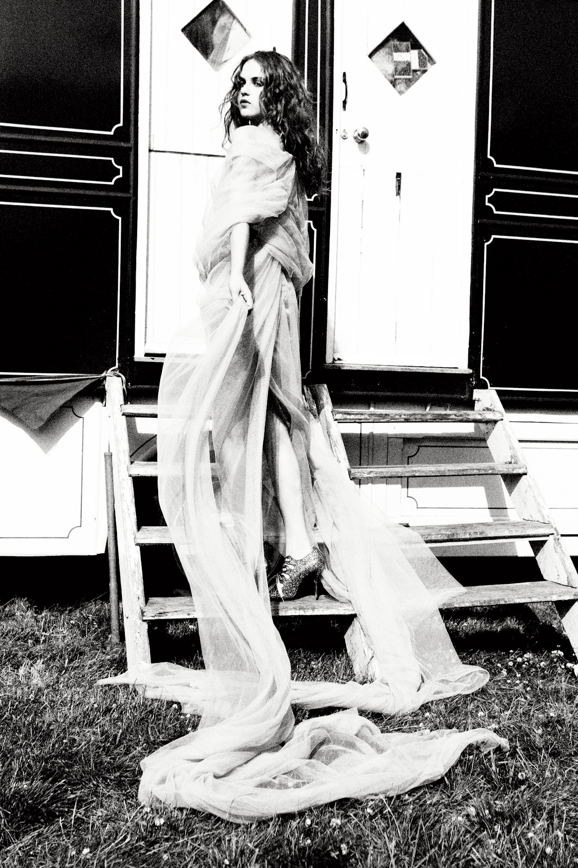 nouss:  Magical Mystery Tour | Rasa Zukauskaite by Ellen von Unwerth for Lula #13