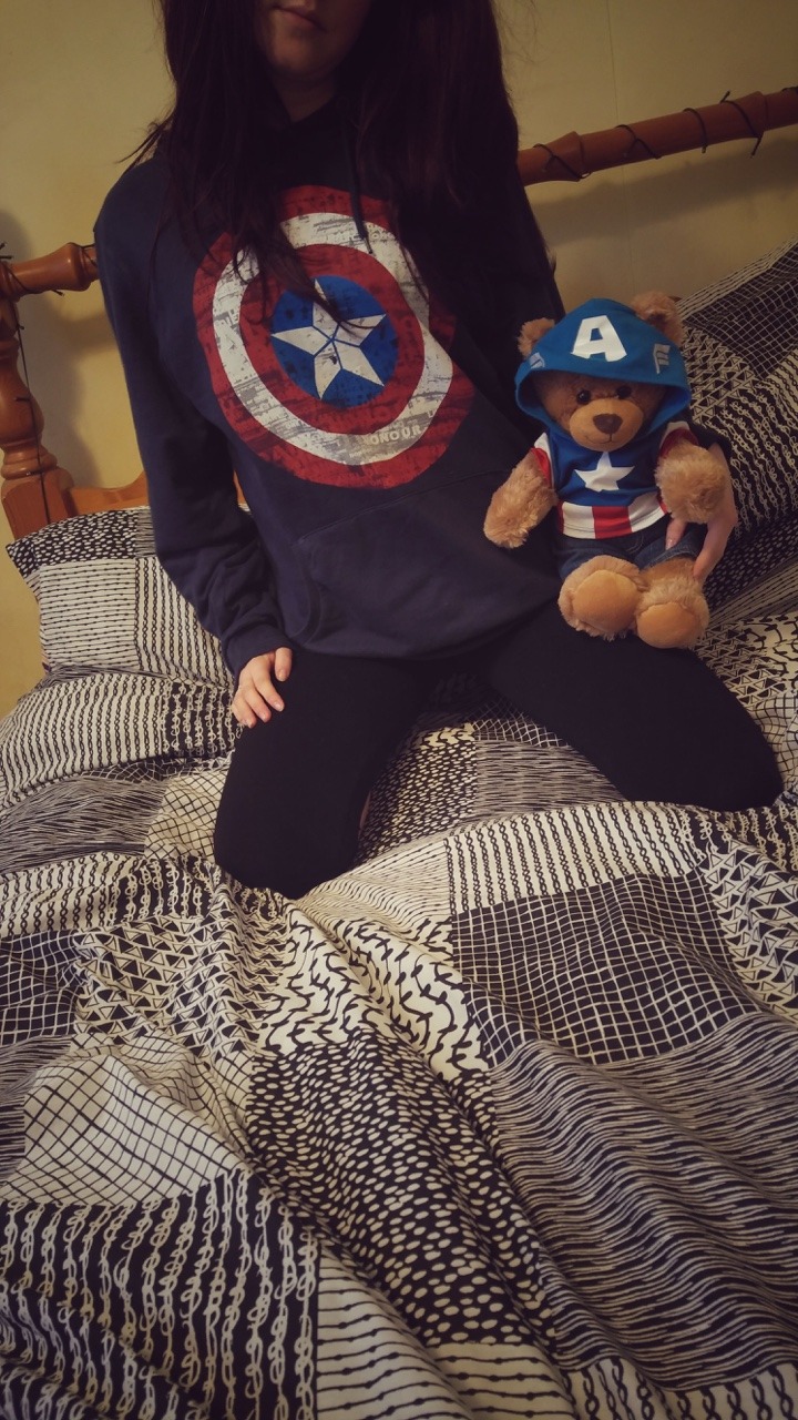 vaz183:  Team Cap tease 
