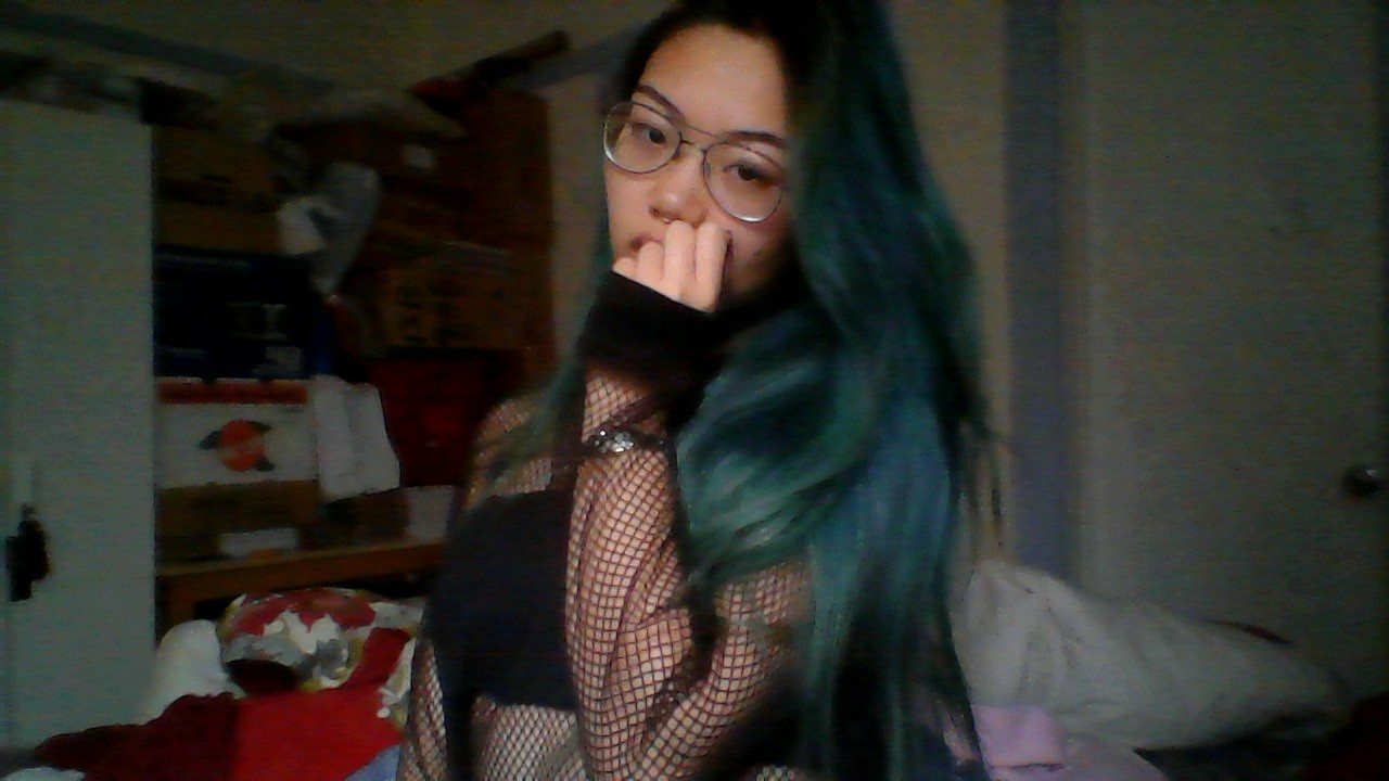 clothabidingcitizen:  don’t even have sumbo[d]y to dress up for ! sike i got me