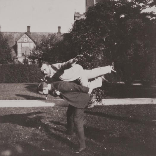 aradiiaa:  dat-soldier:  thewinddrifter:  incurablenecromantic:  Old-timey dudes doing weird hokey shit is the best thing. Case in point:  Second guy from the left in the foreground is Tsar Nicholas II Romanov of the Russian Empire i think.  Yeah that’s