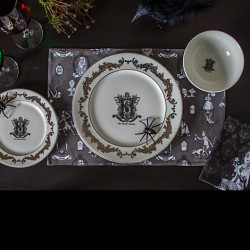 disneyshopping:  The Haunted Mansion Dinnerware