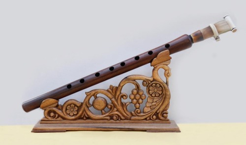 The Armenian Duduk Flute ​The duduk, the Armenian oboe, is a double-reed wind instrument characteriz