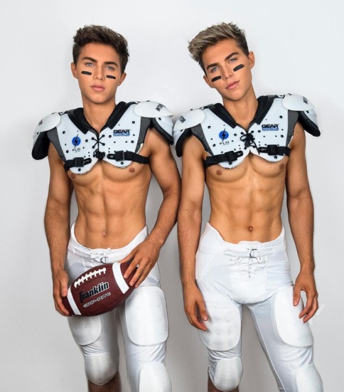 boidolatry:Luc and Cooper Coyle
