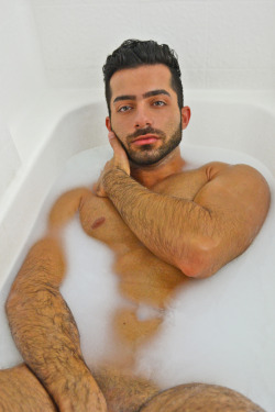 notanothergayguy:  Tonic Bath Photo by: Daniel