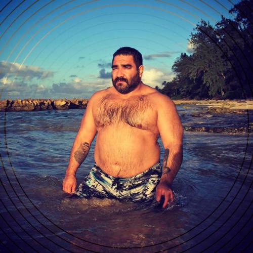 Follow @louiemoreno70s #beefandfuzz #beardedmen #beardedgay #hairymuscle #gaybear #gay #gayswithbear