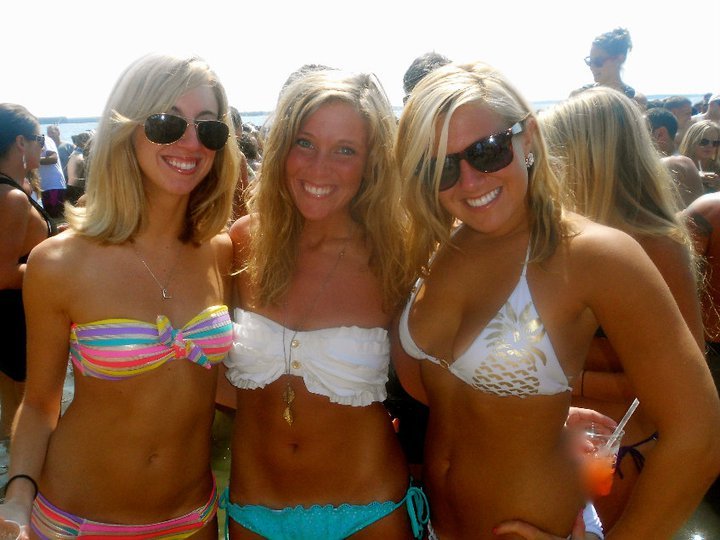 facebookgirlz:  For more Lauren, visit:http://facebookgirlz.tumblr.com/search/lauren
