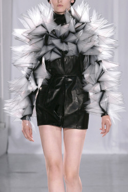 givenchyrunway:  Iris Van Herpen Couture Spring 2011 Details