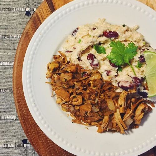 Jerk jackfruit with red beans and coconut rice! instagram.com/thecoloradoavocado