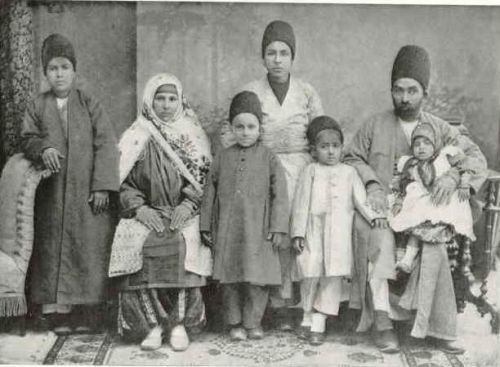 vintage-iran: A Zoroastrian family in Tehran, Iran - 1910