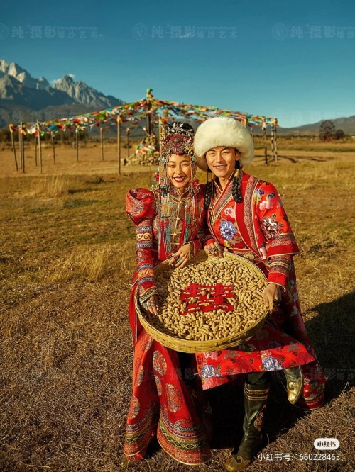 Inner Mongolian wedding dress