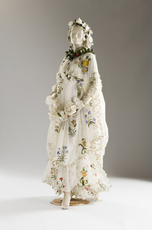 Isabelle de Borchgrave paper recreation of Flora’s dress, from “Primavera” by Botticcelli, pai