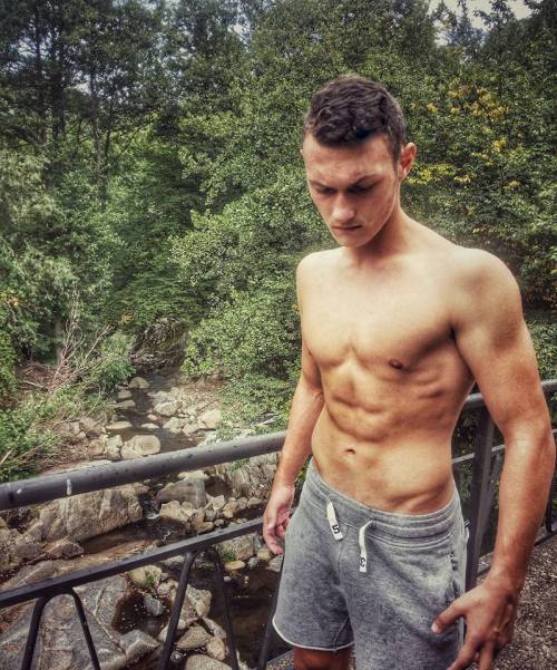 bulgariandudes:  Bulgarian guy.