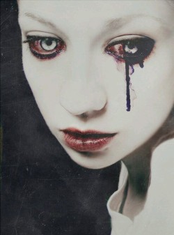 lilygoat:  “There is a pain in my heart that no-one understands..Thats what makes me scared, so then I cry” Pinterest.com 