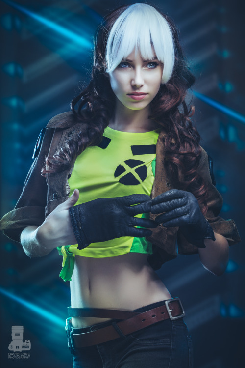 cosplayfanatics:  Rogue by truefd 