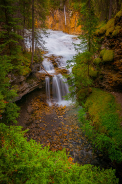 wowtastic-nature:Canyon Garden by  Jason