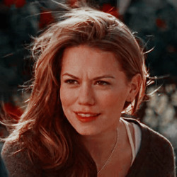 Bethany Joy Lenz  Tumblr_puypwecFVA1y6t9qto3_250