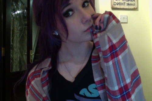 lxscivious:  ▼Pretty Pale Bitch▲