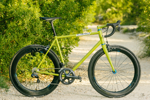 whatweride: The Cielo/Chris King Road Racer is a beautiful thing.