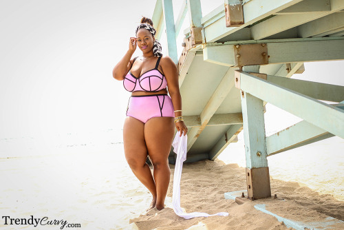 Porn Pics trendycurvy:  Win a Monif C. Swimsuit!Enter