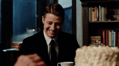 delicatelyserved:violetxpurple:Oldies! The last gif has such a pretty angleThey look like boyfriends
