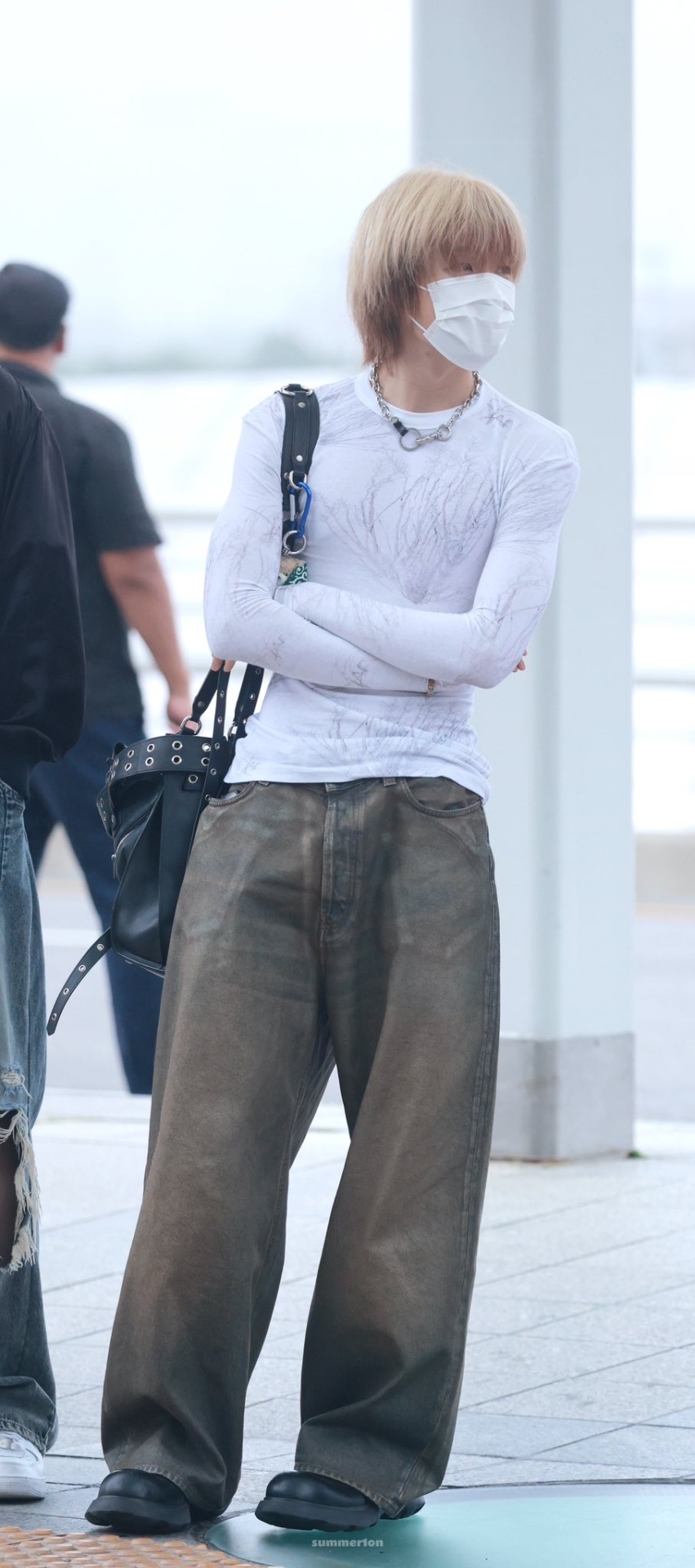 USER KISSEOBIE GET IN HERE HES WEARING THE FUCKING SHIRT