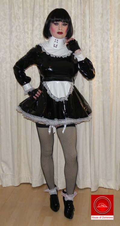sissymaidk:  dionnespet:  Sissy maid. Very foxy, looking like she would be in charge of other sissie