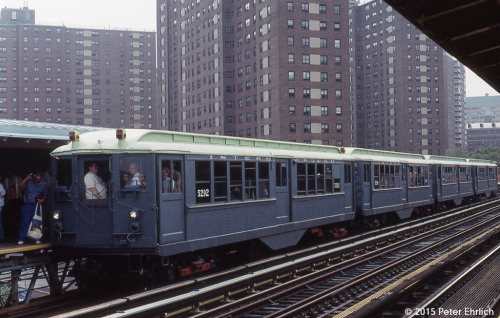 nyc-subway:  NEW YORK SUBWAYS—5292 at 125th Street OB by milantram