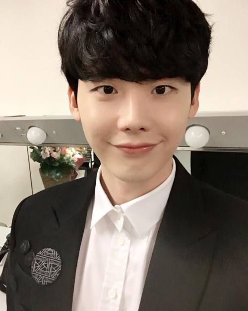 ddotsukie: [INSTAGRAM] 170204 @jongsuk0206: “Good Night”